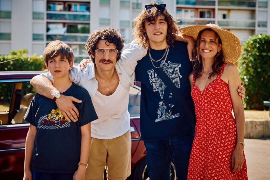 JUST AN ILLUSION – LA MIA FAMIGLIA QUASI PERFETTA JUST AN ILLUSION – LA MIA FAMIGLIA QUASI PERFETTA
